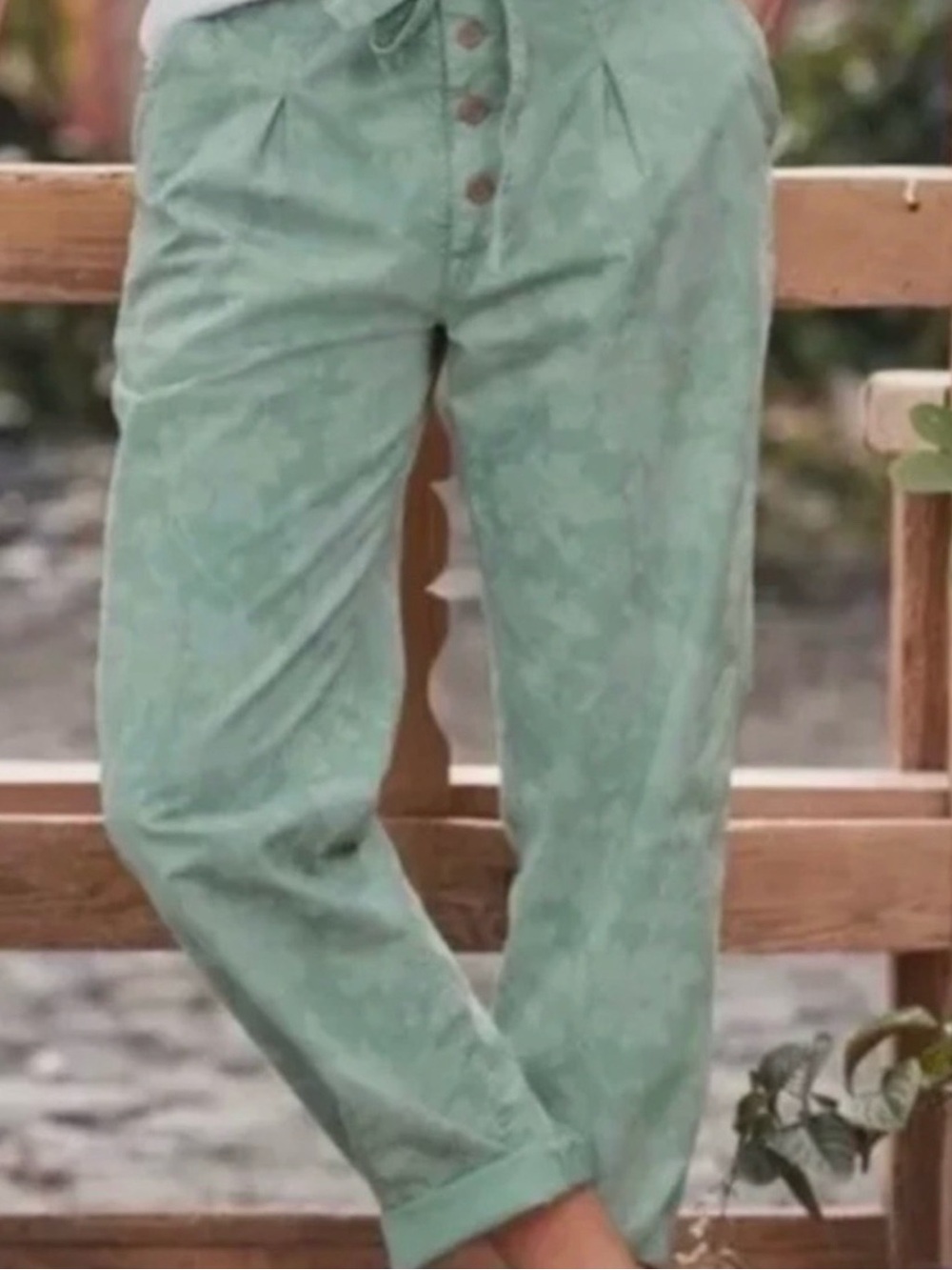Sundance Light Green Button-Front Chinos